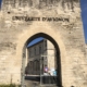 11ème plénière à Avignon. Arche en pierre : entrée de l'université d'Avignon.