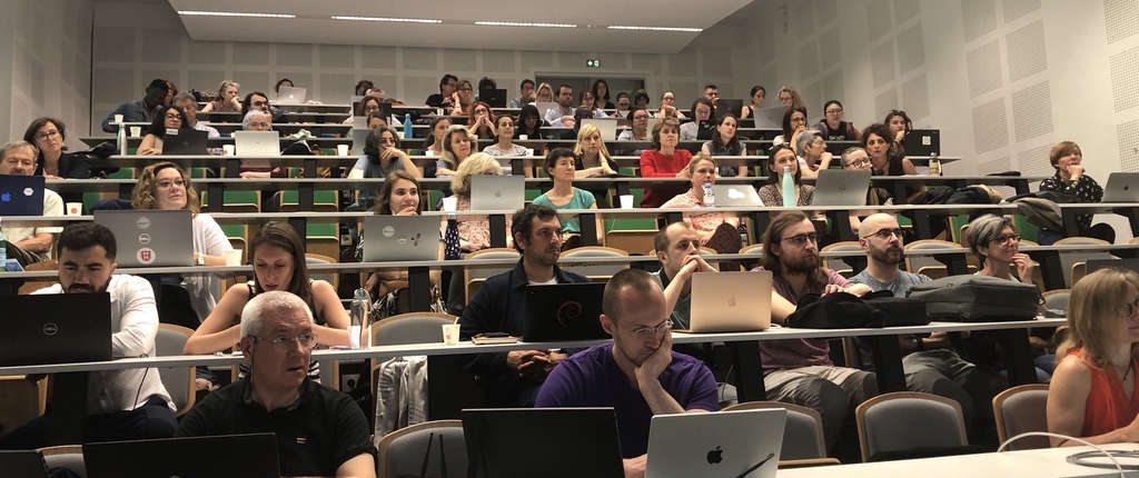 photo des 75 participants à la 13e plénière