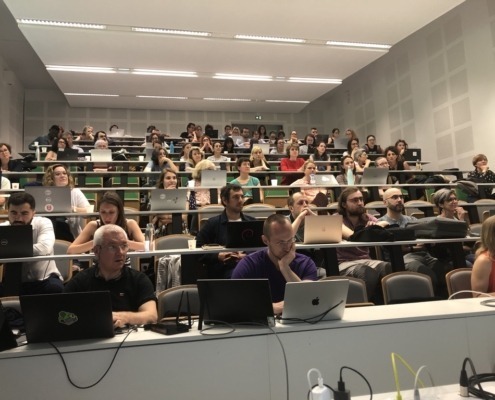 photo des 75 participants à la 13e plénière